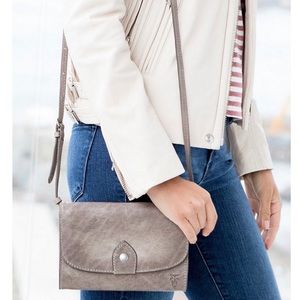 Frye Melissa wallet Crossbody in Ice Grey